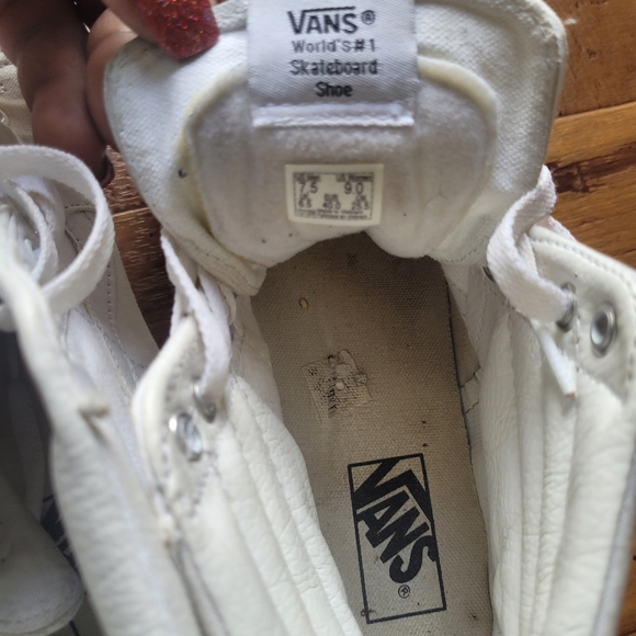 VANS - Picture 9 of 10
